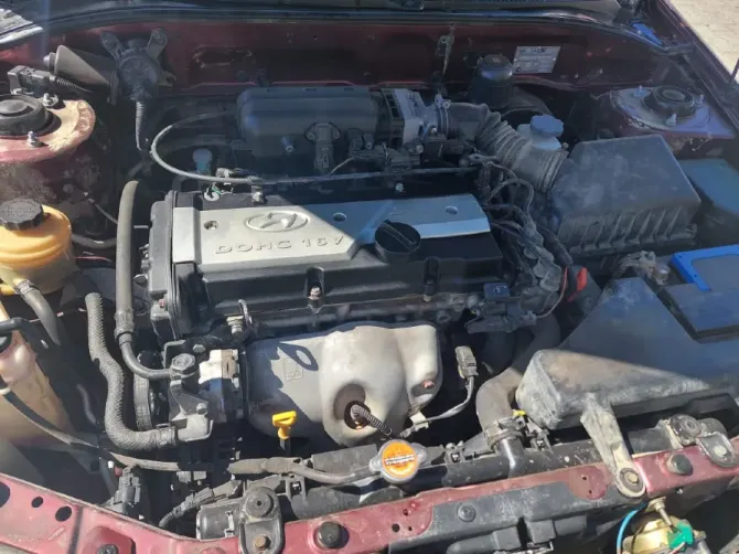 Детали двигателя автомобиля Hyundai Accent
