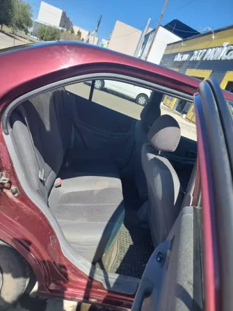 Интерьер автомобиля Hyundai Accent, вид на задние сиденья