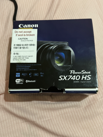Canon PowerShot SX740 HS камерасының қорабы