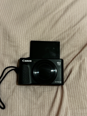 Canon камерасы ашық экранмен матада