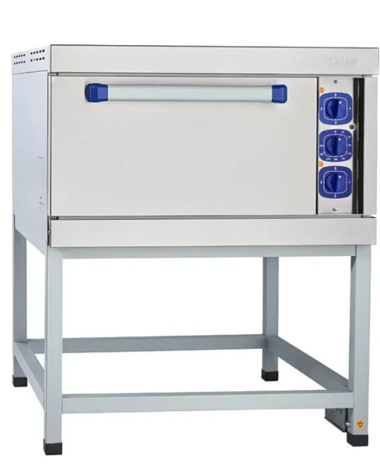 Промышленная печь с металлическим корпусом и ручками синего цвета на передней панели