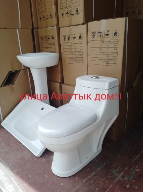 Унитаздар мен сантехника қораптарда