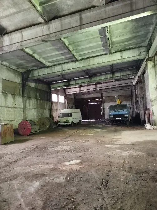 Үлкен бөлме, автокөліктер мен құрылыс материалдары