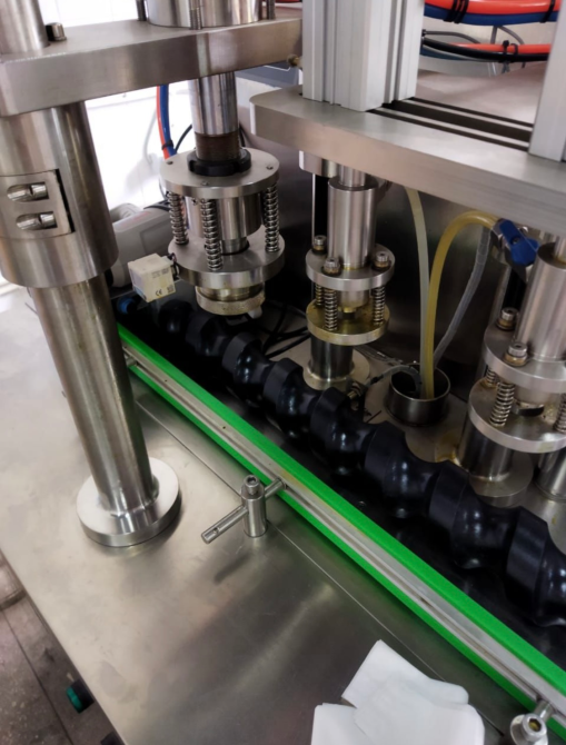 Ближайший вид механизма розлива