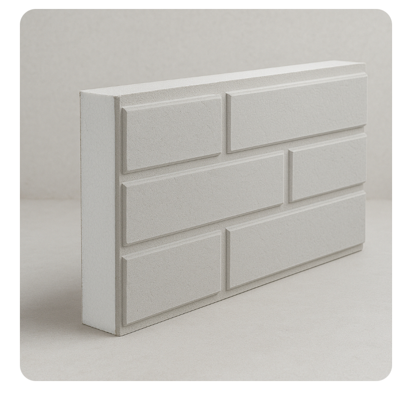Изображение белой декоративной панели с рельефом, имитирующим кирпичную кладку
