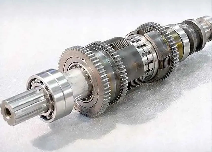 Механизм передачи с валом и шестернями, используемый в инженерных системах и машинах