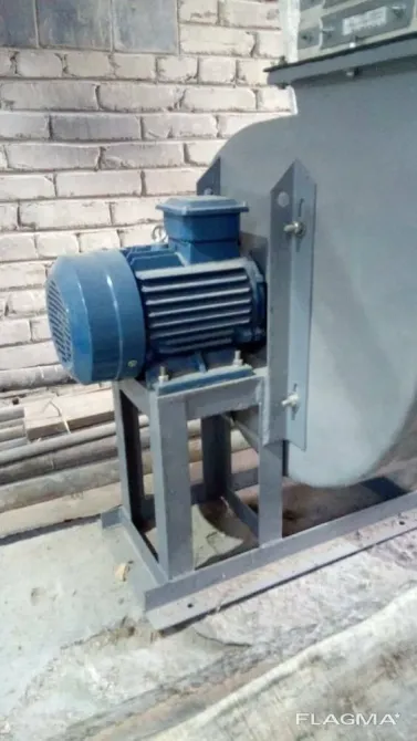 Платформада орнатылған желдеткіштегі электрдвигатель