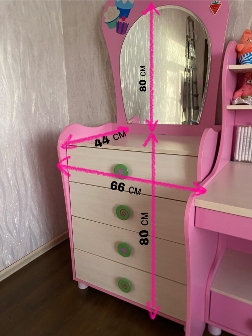 Стол с полками и ящиком, розового цвета, высота 140 см, ширина 105 см, глубина 62 см