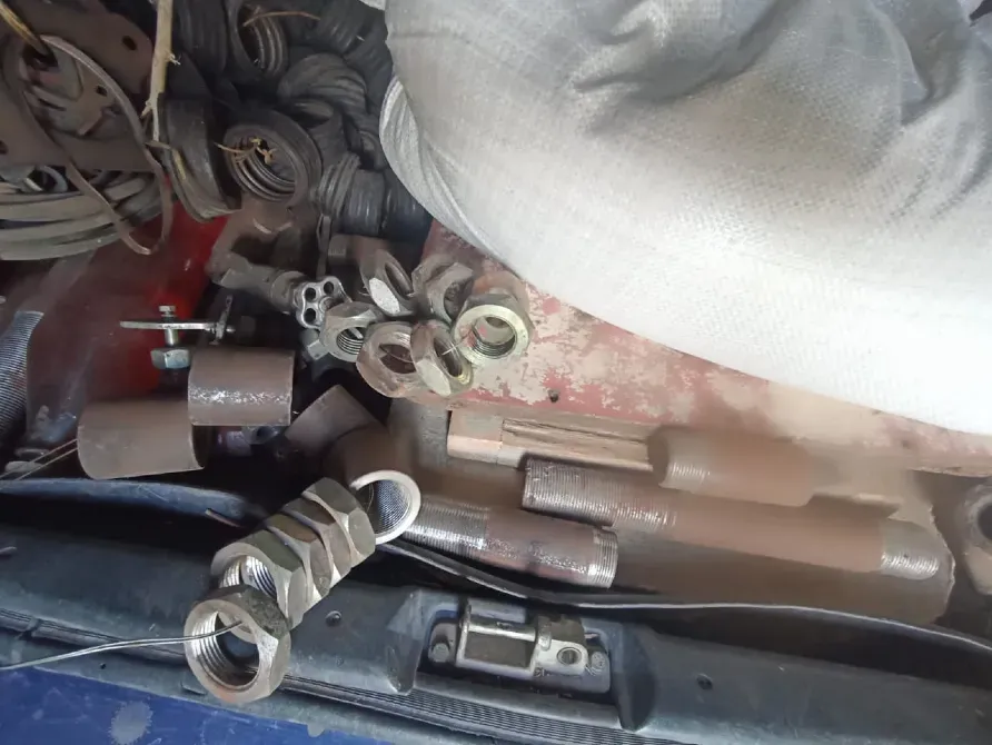 Металлические детали и инструменты в ненадлежащем состоянии