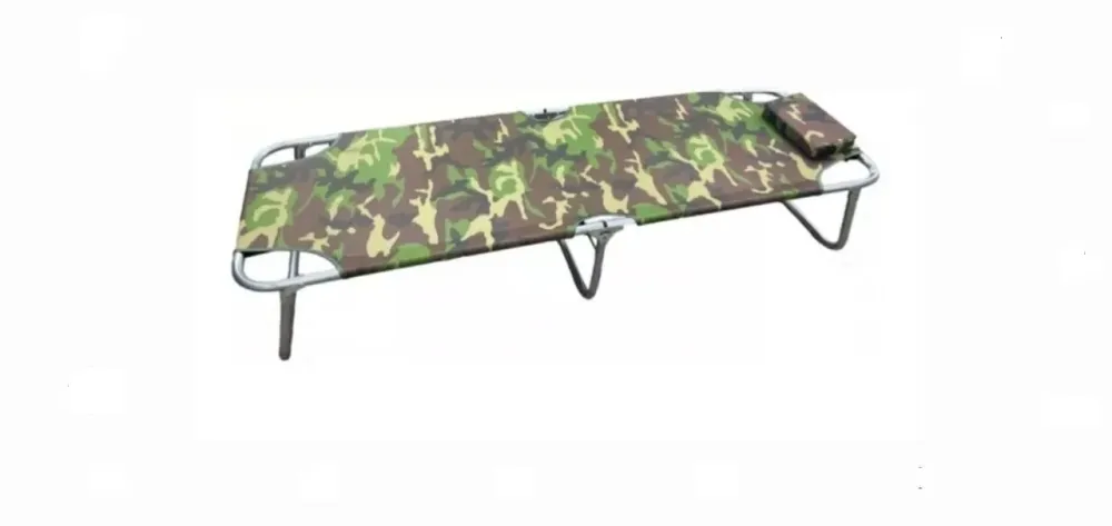 Камуфляжды түсті металл жақтаулы әскери жастықша.