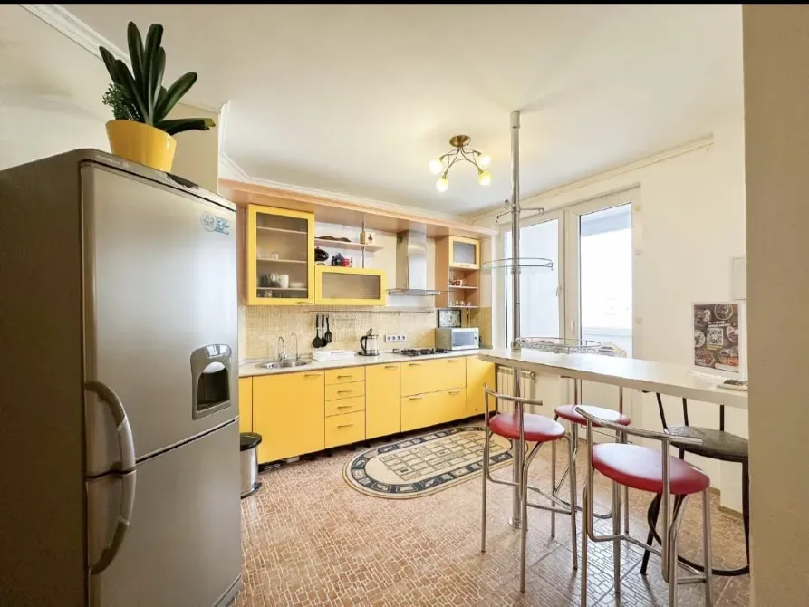 Салқындатқыш және бар нүктесі бар асүй