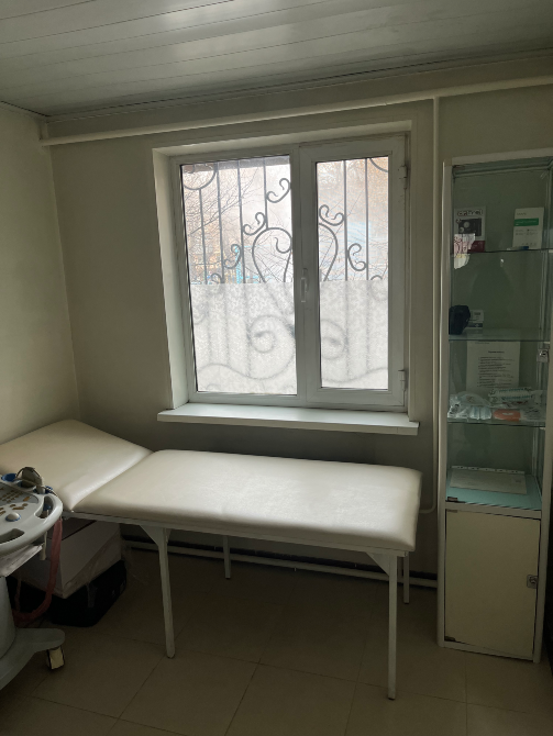 Windows бар кабинеттік жұмсақ орындық, жабдық жақын жерде