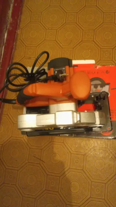 Электрическая пила PIT в упаковке