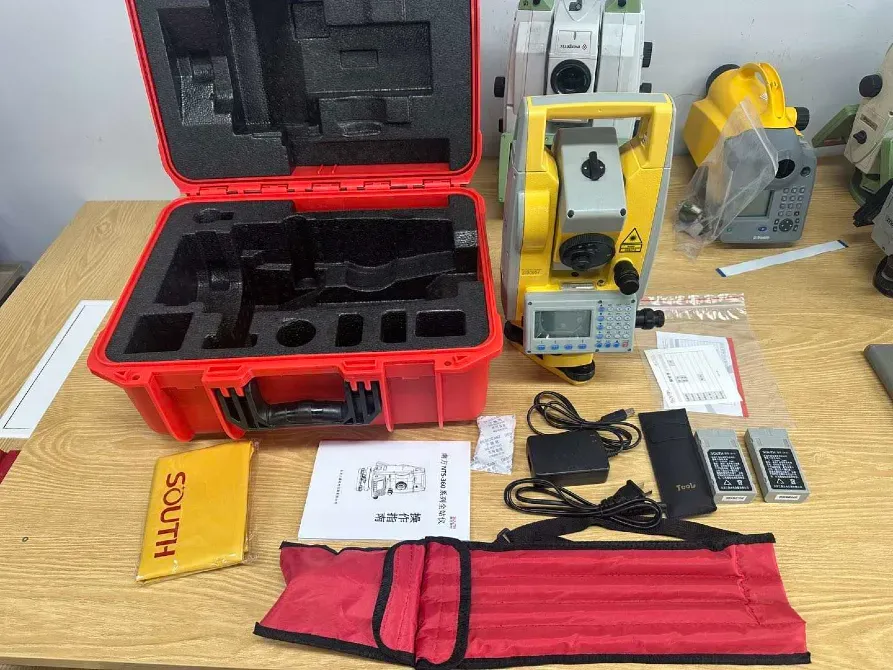 Оптикалық нивелирмен және аксессуарлармен өлшеу құралдары жинағы