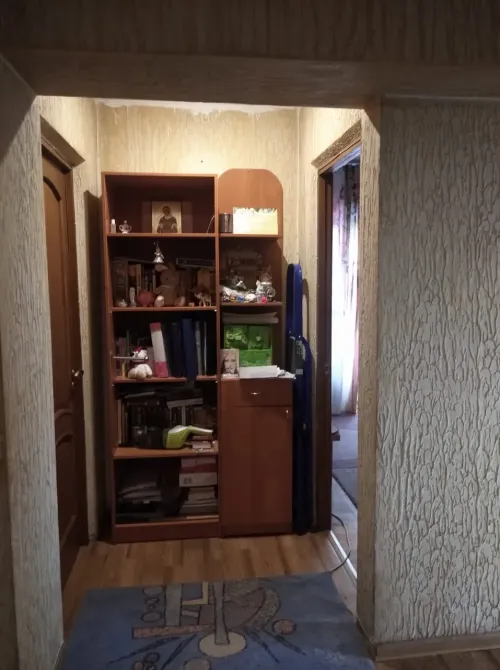 Внутренний угол с книжным шкафом