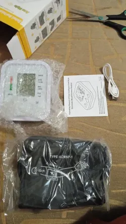 Функциональный тонометр с большим диапазоном измерений, включая давление, сердечный ритм и частоту пульса