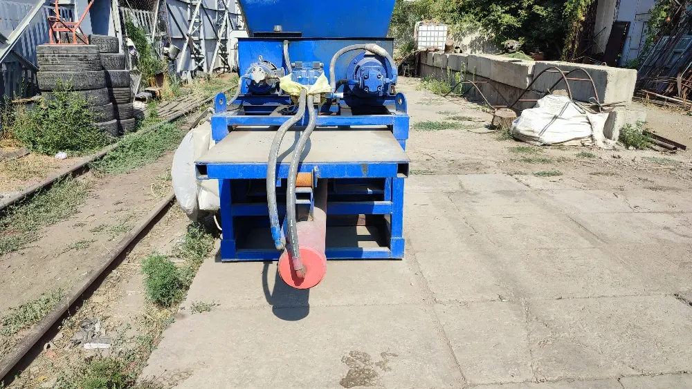 Передний вид установки с подающим устройством