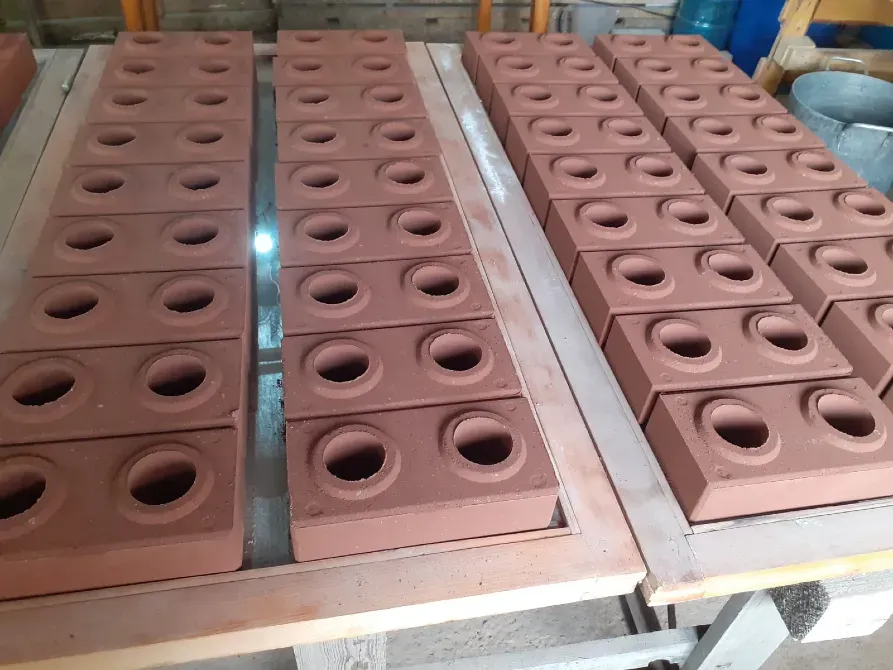 Повторное изображение готовых блоков на столе