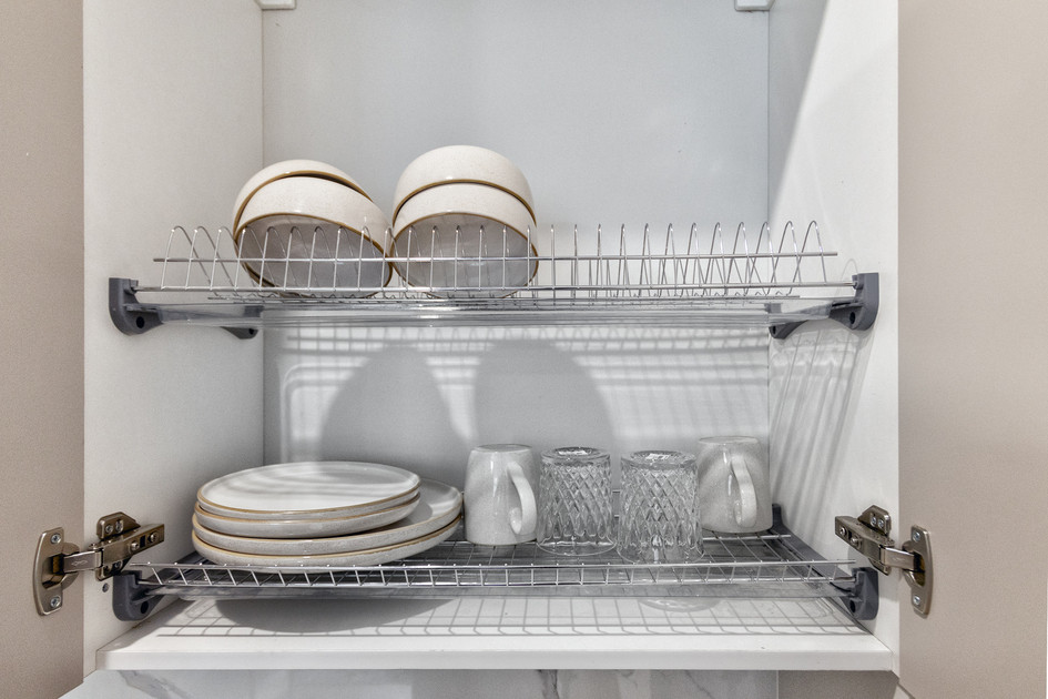 Ванная комната с ванной, умывальником и стиральной машиной