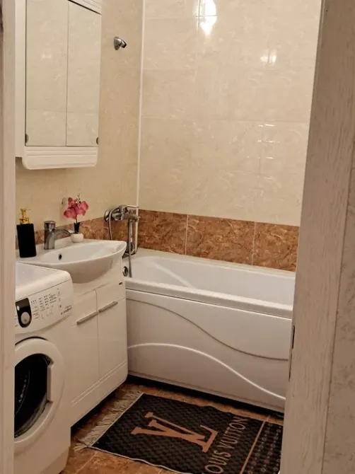 Сантехника және ванна бөлмесіндегі ванна