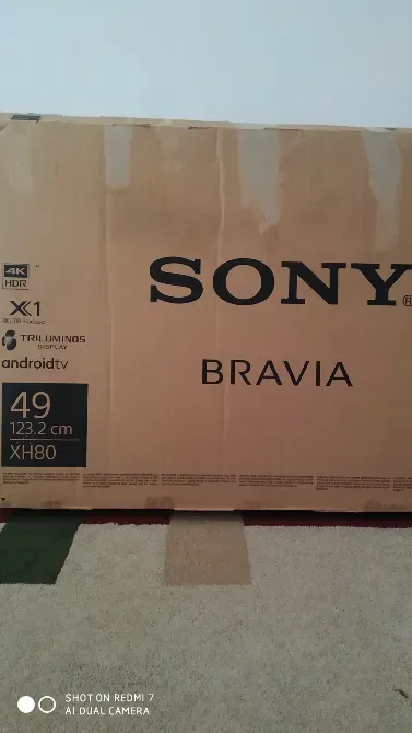 Коробка телевизора Sony Bravia с указанием характеристик