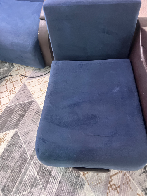 Синий мягкий диван