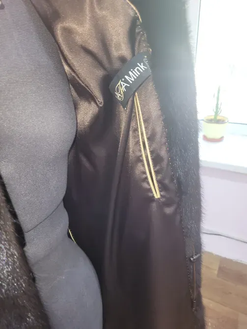 Внутренняя отделка пуховика, logo Mink