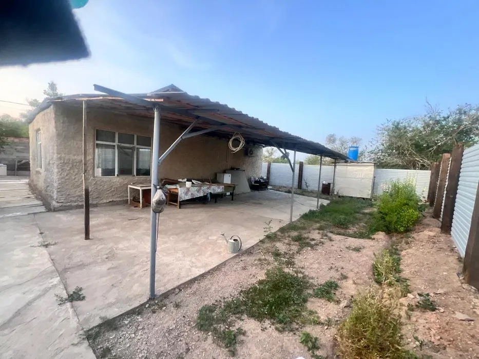 Коттедж терраса мен бақпен