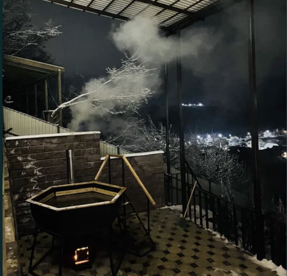 Кешкі жарықпен және түтінмен тамақ дайындау аймағы