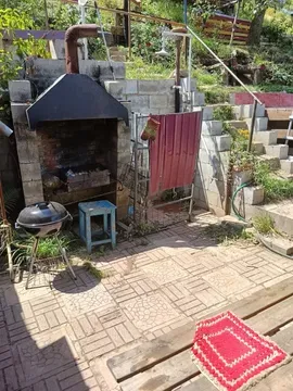 Дом на природе с зелёным садом