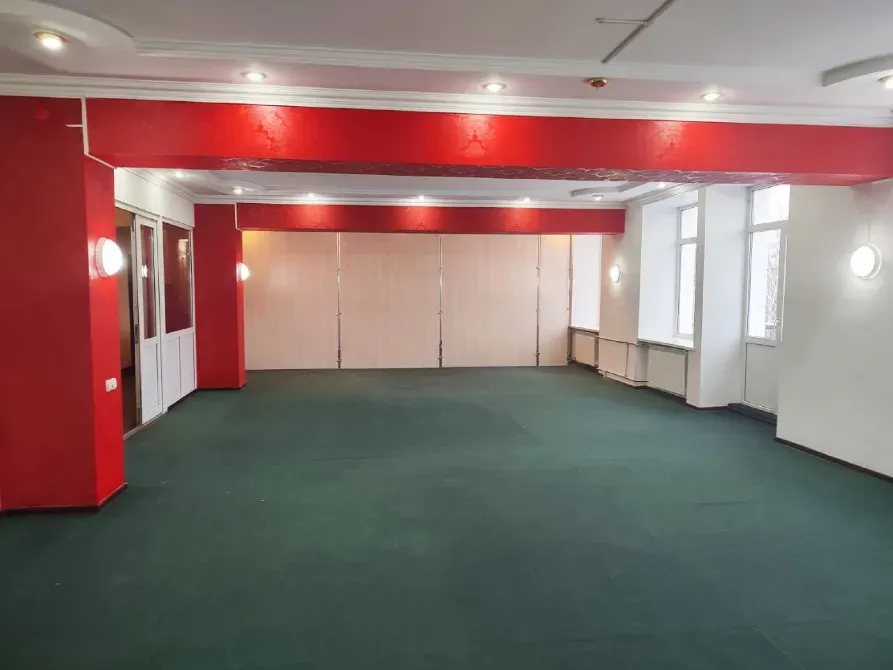 Іс-шаралар үшін кең бөлме