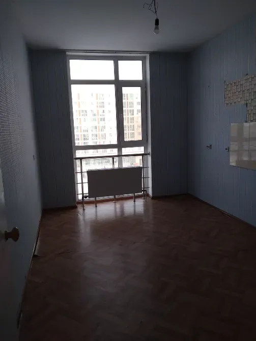 Фасад здания с надписью 