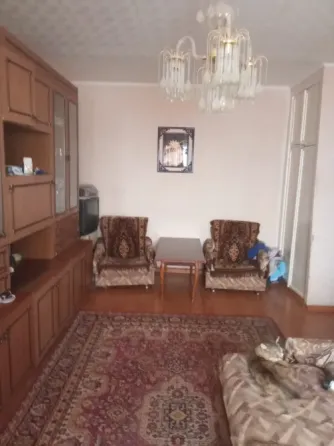 Пәтердегі асхана мебели мен тереземен, ас үй техникасымен