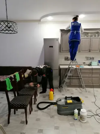 Клининг коммерческих помещений, включая склады, офисы, рестораны и кафе, бизнес- и торговые центры, жилые комплексы и производственные помещения