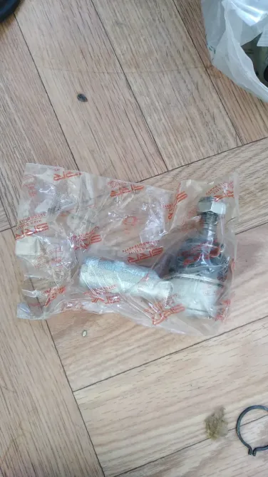 Зақымдалған корпусы бар автокөлік генераторы