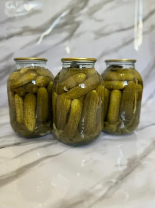 Консервіленген қияр құтылары