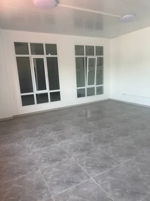 Плита едені бар жарық бөлме