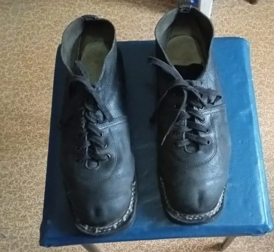 Деревянные лыжи и палки для лыжного спорта