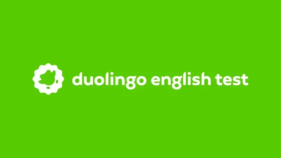Тест Duolingo на знание английского языка с логотипом на зеленом фоне