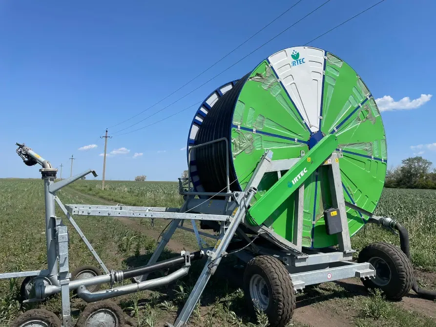 Система полива на фермерском оборудовании