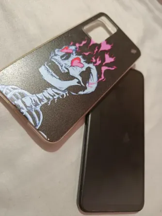 Чехол для телефона с рисунком черепа