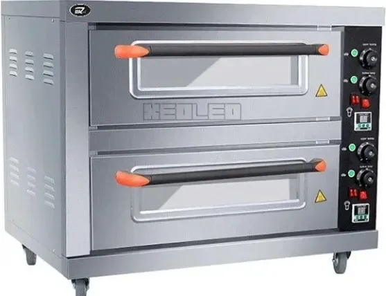 Екі қабатты пісіргіш пеш, температураны реттейтін термостаттармен және температураны басқару жүйесімен.