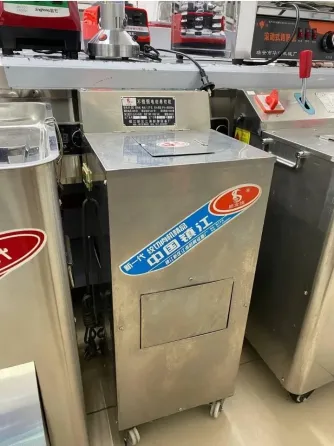 Дүкенде орналасқан тамақ пісіру үшін арналған металл аппарат