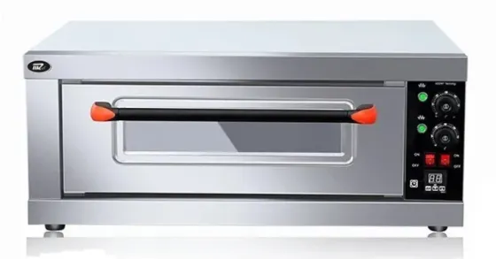 Современная электрическая печь с серебристым корпусом и черной ручкой, предназначенная для выпечки хлеба и пиццы
