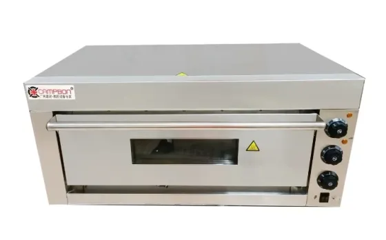 Электрическая пекарская печь с металлическим корпусом и управлением на передней панели