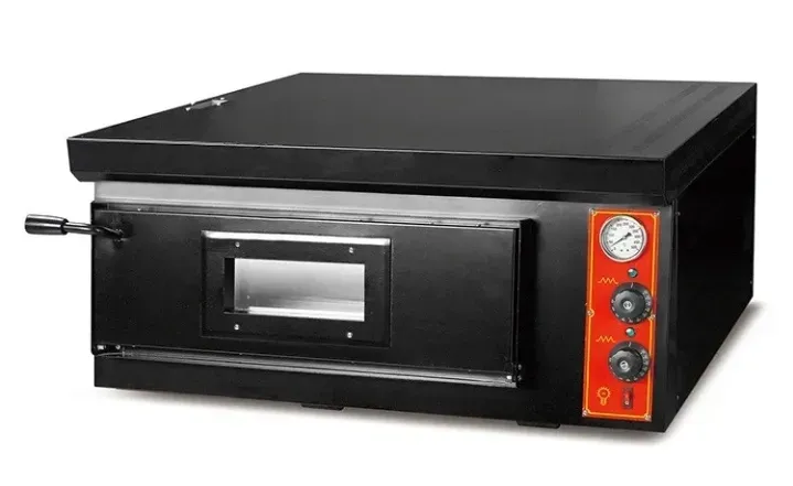 Печь для выпечки с черной поверхностью и красной панелью управления, содержащей стрелочный манометр и ручные панели для настройки температуры и времени