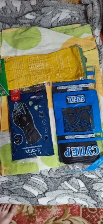 Камouflage шляпа с защитными очками и строительными блоками