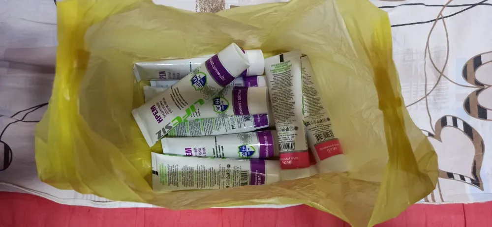 Шай пакетімен бірге крем түтіктері