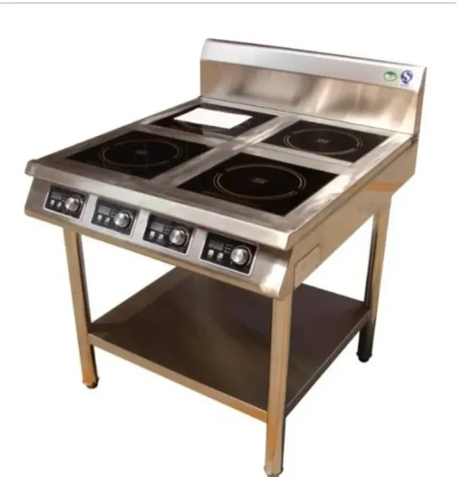 Электрическая плита с четырьмя конфорками и стальным корпусом на тумбе