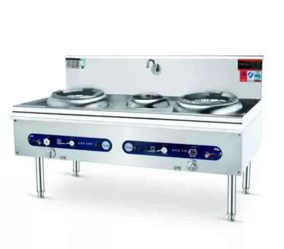 Коммерческая поваренная установка с тремя глубокими нагревательными котлами и панелями управления